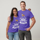 ボクサー犬の子犬の所有者の恋人 Tシャツ (ユニセックス)