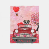 ボクサー犬の車とハートバレンタイン フリースブランケット (正面)