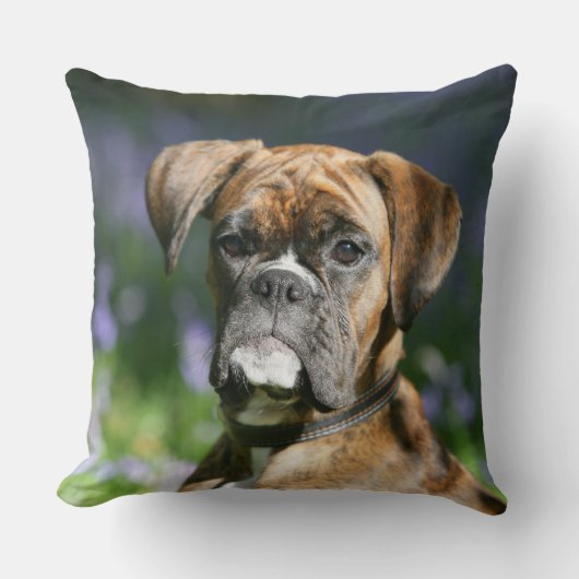 ボクサー犬のHeadshot クッション (正面)
