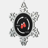 ボクサー食べボクシングスリープリピートスポーツファンことわざ スノーフレークピューターオーナメント (右)