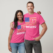 ボクシング動揺してアメリカ国旗のボクサー Tシャツ (ユニセックス)