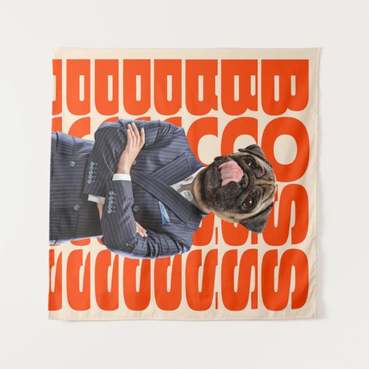 ボスは犬の頭が両手を組んで立つ タペストリー (正面(横))