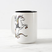 ボストおもしろいンテリアードッグライディングユニコーン ツートーンマグカップ (正面左)