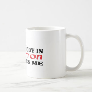ボストンの誰かが私のTシャツが大好きです コーヒーマグカップ