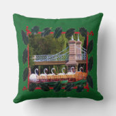 ボストンスワンボーツハッピーホリデー クッション (裏面)