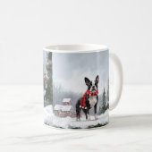 ボストンテリアの犬の雪のクリスマス コーヒーマグカップ (正面右)