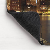 ボストンハーバーとスカイライン。ボストンは7人のうちの1人だ マウスパッド (コーナー)