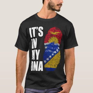 ボスニアとキリバスのミックスDNA伝統国旗 Tシャツ