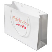 ボスベイビー ハッシュタグ ライトピンク 名前追加 ガールボス ラージペーパーバッグ (裏面アングル)