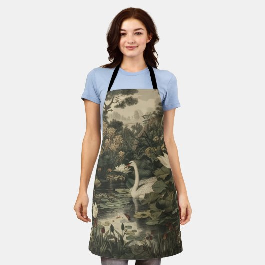 ボタニカルエレガンス – スワン・イン・ザ・フォレスト エプロン (着用した状態)