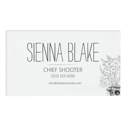 ボタニカルカメラのロゴカメラマン 名札 (正面)