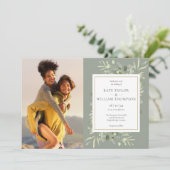 ボタニカルグリーンのアート サージレイン ゴールド写真 ウェディング 招待状 (スタンド正面)