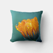 ボタニカルティール（緑がかった色）マリゴルドフラワー クッション (正面)
