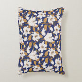 ボタニカルブルーベージュリリラフローラルパターン アクセントクッション (正面(垂直))