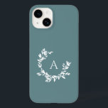 ボタニカルモノグラムイニシャルティール（緑がかった色）ターコイズ Case-Mate iPhone 14ケース<br><div class="desc">手で描かれた三日月のリースは葉あなたのモノグラムやイニシャルを取り囲む。このミニマルフローライラストレーションは素朴な家や農家に最適な感じ。バクリックカスタマイズックの背景色を変更したり、文字を追加する。</div>