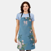 ボタニカルモノグラムヴィンテージピンクローズフローラブルー エプロン (着用した状態)