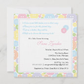 ボタンのようにかわいい双子のベビーシャワー招待状 招待状 (正面)