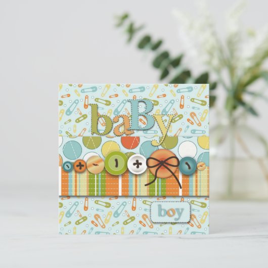 ボタンのようにかわいい男の赤ちゃんのベビーシャワー 招待状 (スタンド正面)