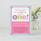 ボタンの最初誕生日(写真)としてかわいい 招待状 (スタンド正面)