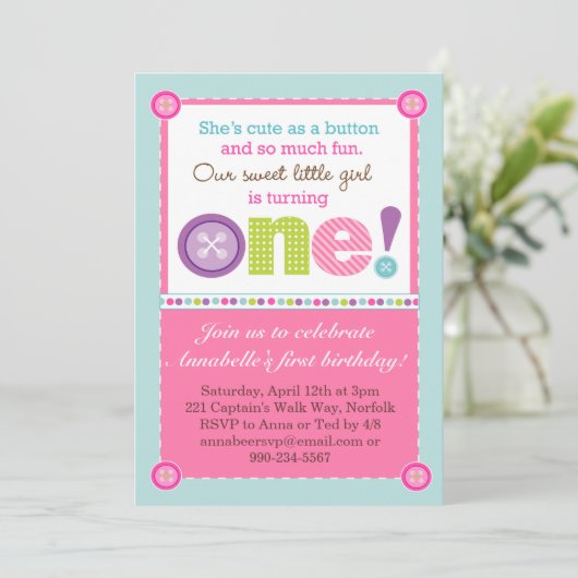 ボタンの最初誕生日(写真)としてかわいい 招待状 (スタンド正面)
