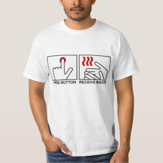 ボタンを押してベーコンを受け取ろう Tシャツ