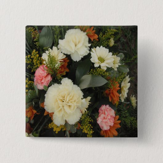 ボタンカーネーションブーケ 缶バッジ (正面)
