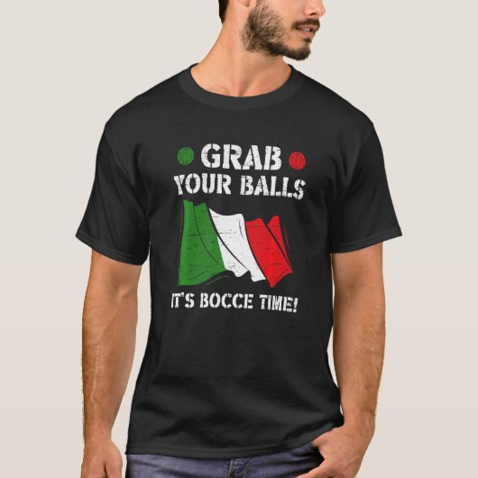 ボッイタリアンチの時間であるイタリア国旗のボールをつかむ Tシャツ (正面)