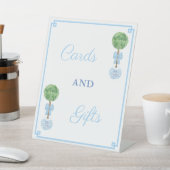 ボックウッド名門私立校風のカードとギフトボーイベビーシャワー 台座サイン (インサイチュ)