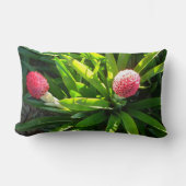 ボックタワーガーデンピンク熱帯花 – Bromeliad ランバークッション (正面)