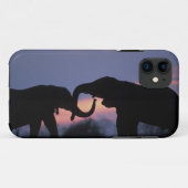 ボツワナ、チョベ国立公園、ゾウ Case-Mate iPhoneケース (裏面(横))