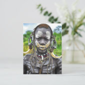 ボディペイントと牙のヘアバンドを付けたムルシの少年 ポストカード (スタンド正面)