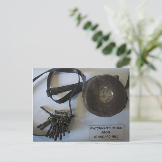 ボディ・ウォッチマンの時計と鍵 ポストカード (スタンド正面)