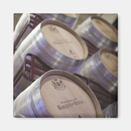 ボデガマルケスデリスカルワイナリー、ワインセラー マグネット (正面)