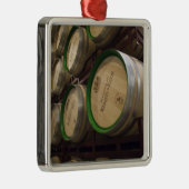 ボデガマルケスデリスカルワイナリー、ワインセラー メタルオーナメント (右)