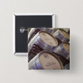 ボデガマルケスデリスカルワイナリー、ワインセラー 缶バッジ (正面&裏面)