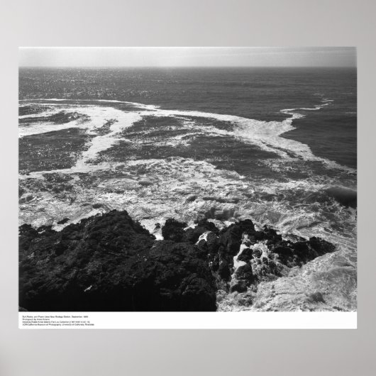 ボデガ駅近くのサーフ、岩、フォームライン ポスター (正面)