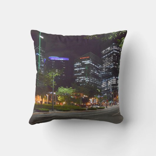 ボニファシオグローバルシティ クッション (裏面)