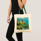 ボネールの浅い礁のアオウミガメ トートバッグ (正面(商品))