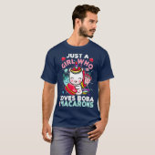 ボバが大好きでマカロンかわいい女の子 Tシャツ (正面フル)
