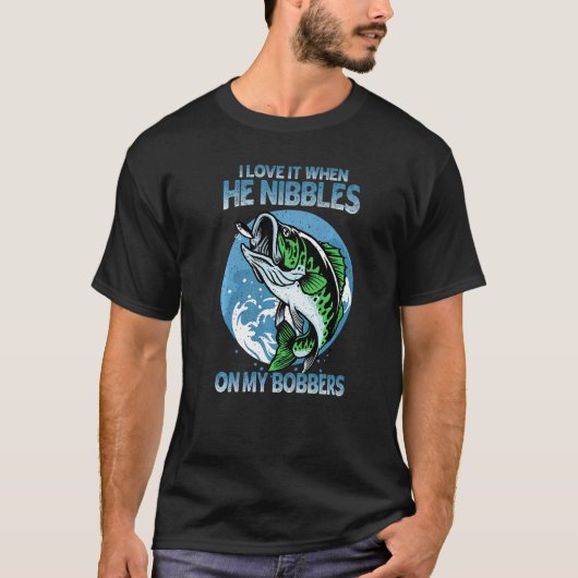 ボバーズをかじるのが好き バス釣り Tシャツ (正面)