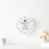 ボビーピンローマ数字ヘアサロン名ロゴ ラウンド壁時計 (ホーム)