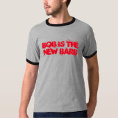ボブは新しい理髪師 – 物事は人生より奇妙 Tシャツ (正面)