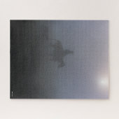 ボブラングリシュ |犬と霧の中に乗るカウボーイ ジグソーパズル (横)