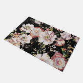 ボヘミアのシックな赤面ピンクの花ダークフローラ ドアマット (アングル)