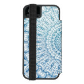 ボヘミアの空および青緑のフラクタルデザイン INCIPIO iPhoneウォレットケース (フォリオ裏面)