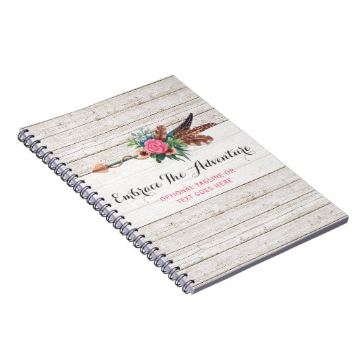 ボヘミアの羽の矢は素朴で白い木に及び上がりました ノートブック (右側)