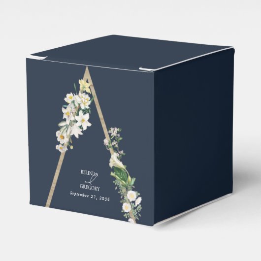 ボヘミアンウッドピラミッドホワイト花模様ズ結婚ブルー フェイバーボックス (正面サイド)