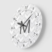 ボヘミアンエレガントグレイ&ホワイトシェブロン ラージ壁時計 (傾斜)