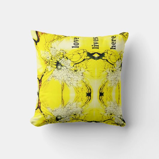 ボヘミアンコンテンポラリーイエローウェビング装飾用クッション クッション (正面)