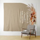 ボヘミアンスタイルのアーチが印象的な、オレンジ色とワインレッドのベイビーシャワー タペストリー (インサイチュ(横))